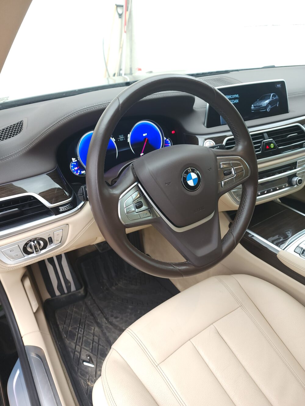 WIN BMW 7-Series xDrive 2017 + 500 Instant Prizes - Image 13