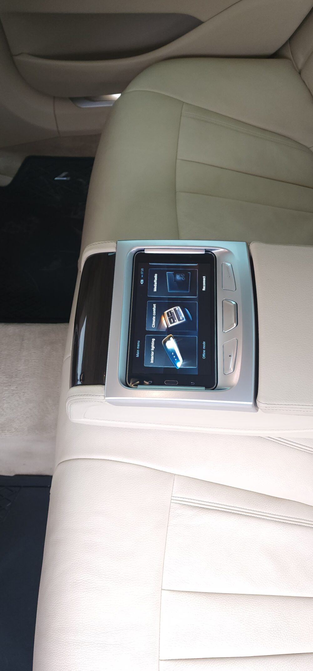 WIN BMW 7-Series xDrive 2017 + 500 Instant Prizes - Image 15